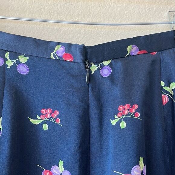 Valerie Steven’s Pure Silk Berries A Line Skirt - Picture 5 of 7
